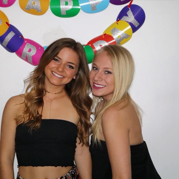 Meet your Posher, Nikki - Picture 1 of 1